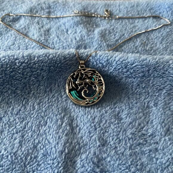 3D Silver Toned Dragon Pendant - Picture 2 of 6